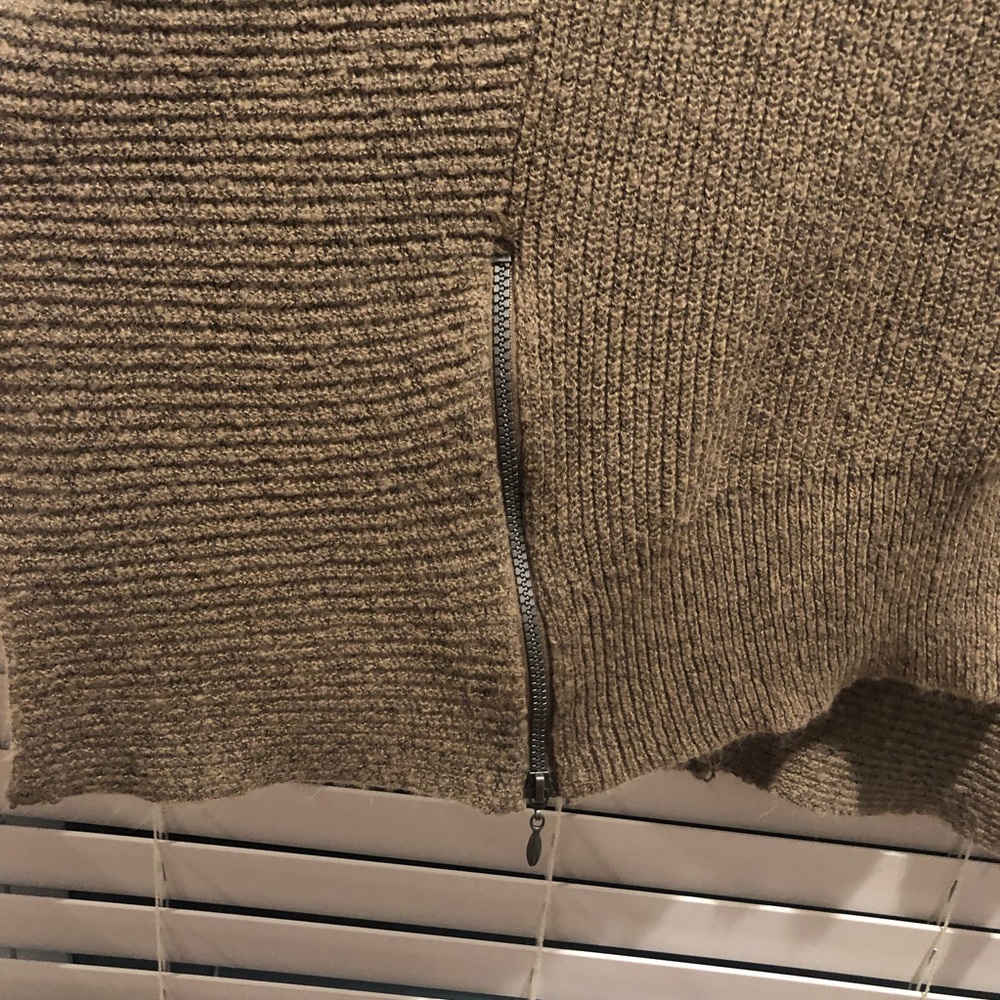 Turtle Neck Sweater - Picture 3 of 6